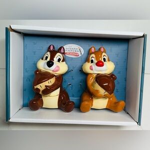 Salt and Pepper Shaker Disney Chip and Dale Chipmunk Holding Acorn Ceramic New